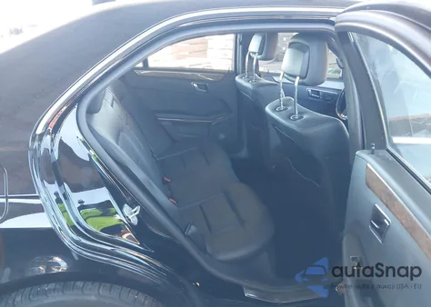 2011 Mercedes-Benz E 350 4Matic z USA, uszkodzony, nr VIN WDDHF8HB0BA432788